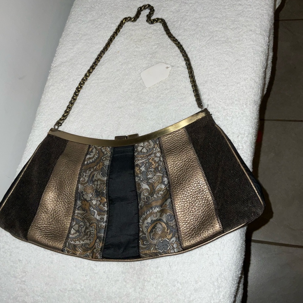 Chic Black and Gold Women's Clutch
